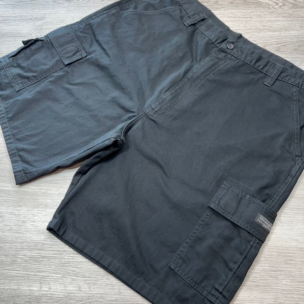 Wrangler‎ Men's Cargo Shorts Size 42 Relaxed Fit Utility Outdoor Black